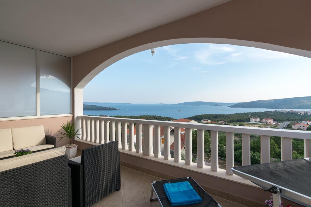 Apartments Blue Lagoon Trogir Exterior foto