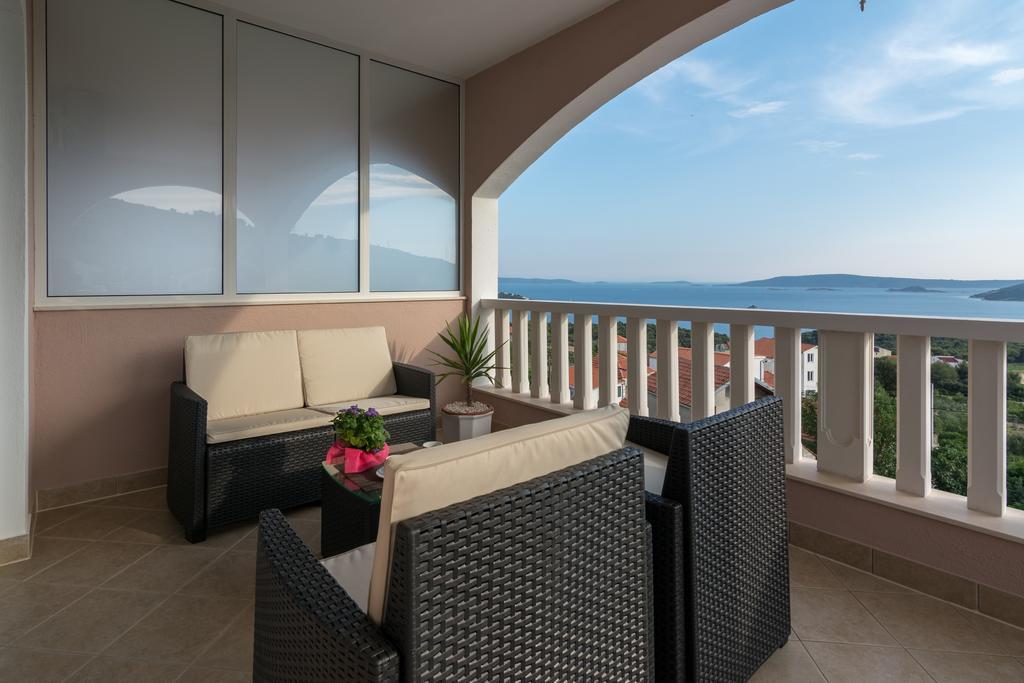 Apartments Blue Lagoon Trogir Exterior foto