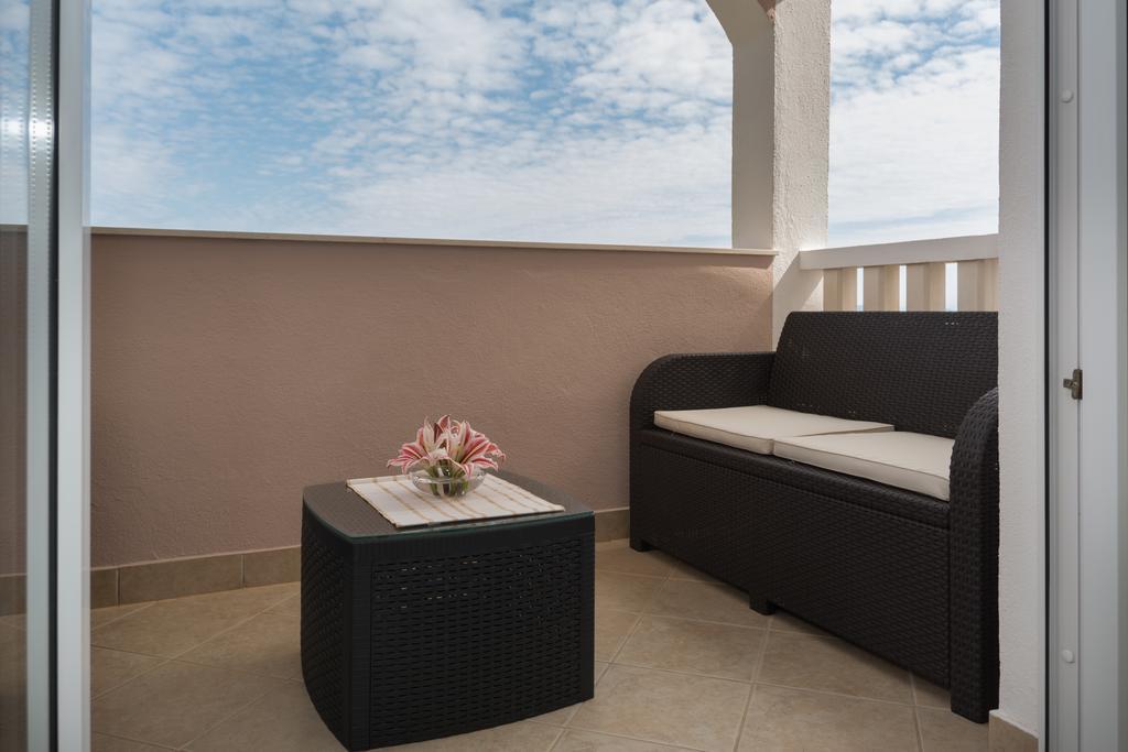 Apartments Blue Lagoon Trogir Exterior foto
